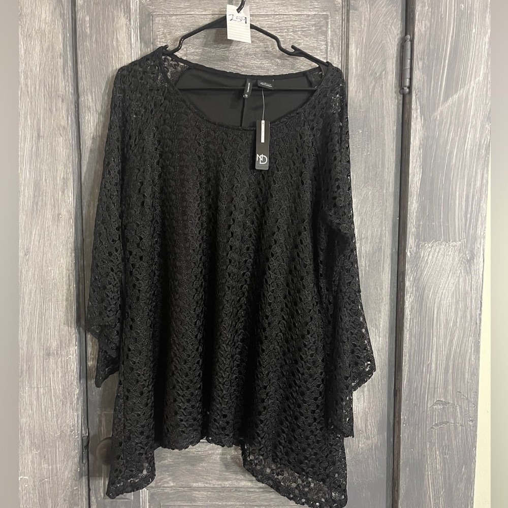 New Directions Black Bell Sleeve Asymmetrical Tunic